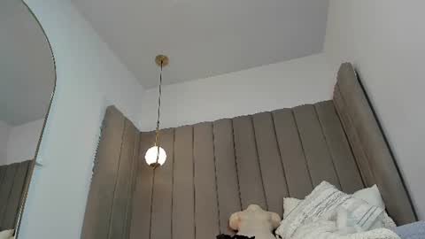 ashley_beaomunt online show from July 21, 12:40 pm