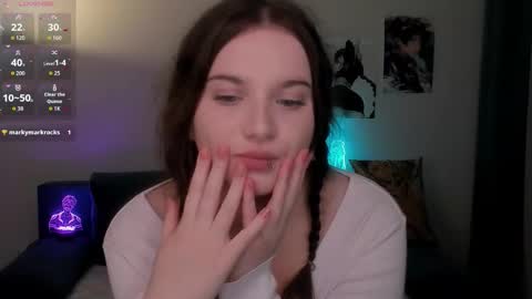   online show from February 8, 8:12 pm