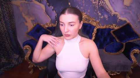 ashleybaee online show from December 17, 2:13 pm