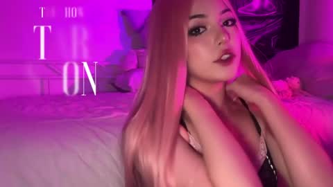 Ashlee Boox   online show from May 31, 5:55 pm