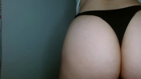 Snapshot of ashleyt1998 chatting on February 14, 1:56 am ASHLEY online show from February 14, 1:56 am