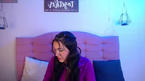 Snapshot of ashleyy_ls chatting on March 7, 3:29 am kylie online show from March 7, 3:29 am