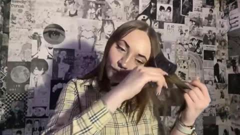 Lily online show from March 20, 7:30 pm