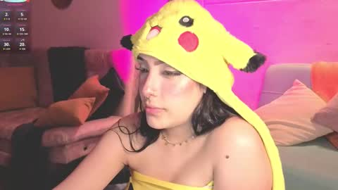 Snapshot of ashlynnlowe_ chatting on September 27, 9:12 pm Ash online show from September 27, 9:12 pm