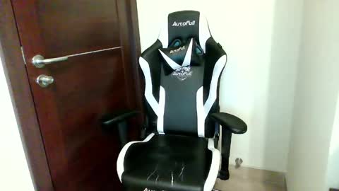 asian_banana_fun online show from May 2, 8:25 pm