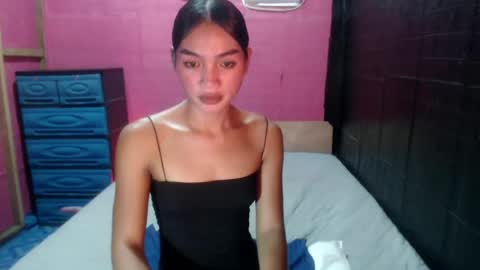 asian_cassy online show from July 19, 6:27 am