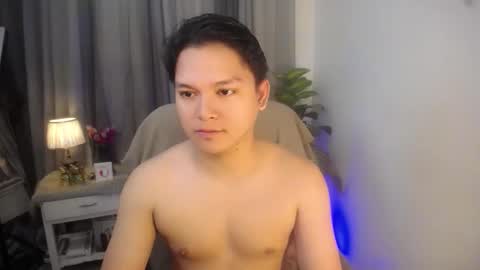 asian_handsomexx online show from January 12, 4:58 pm