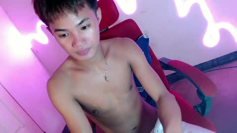 asian_lover05 online show from June 17, 10:37 pm