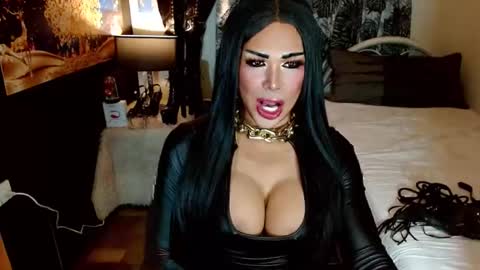 nicole online show from March 10, 6:56 pm