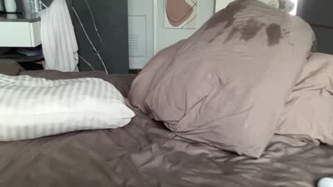 asiangirlandwhiteguy online show from October 23, 3:41 am