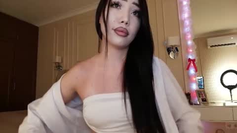 Min-Ah online show from June 19, 1:39 pm