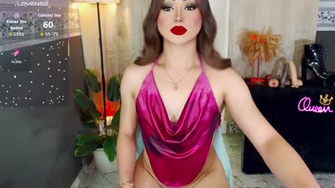 Ms. MONICA online show from May 4, 11:39 am