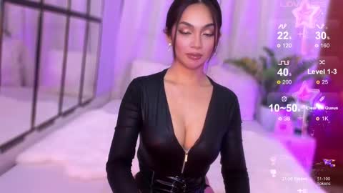 Miss Nia online show from December 23, 9:40 pm
