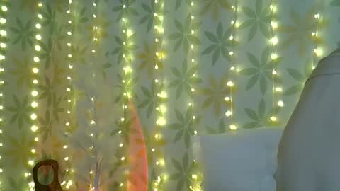 Snapshot of asianshiny chatting on September 18, 8:29 am Alice online show from September 18, 8:29 am
