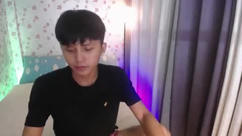 Snapshot of asiansmokeyxx chatting on October 22, 12:40 pm prince online show from October 22, 12:40 pm