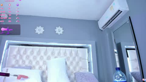 A S L Y   S A N D E R online show from October 2, 5:17 am