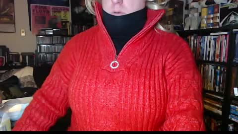 Snapshot of aspen_vale chatting on December 6, 2:18 am Aspen Vale online show from December 6, 2:18 am