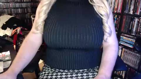 Aspen Vale online show from August 9, 3:23 am