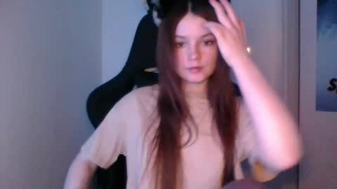 astradream_ online show from March 17, 10:37 pm