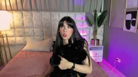 astrid_velle online show from July 10, 7:46 am