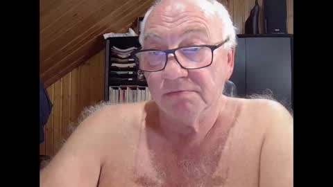 asusandy online show from October 4, 9:01 pm