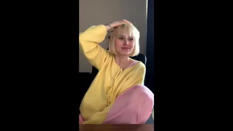 Snapshot of asya_new chatting on September 15, 11:55 am asya_new online show from September 15, 11:55 am