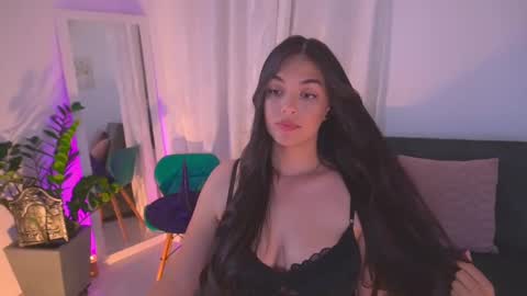 Snapshot of atena676 chatting on October 2, 2:21 am atena676 online show from October 2, 2:21 am
