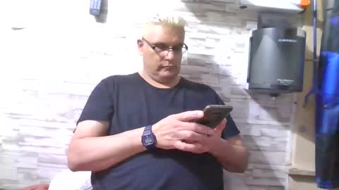 Snapshot of atr2424 chatting on February 2, 6:25 am A online show from February 2, 6:25 am