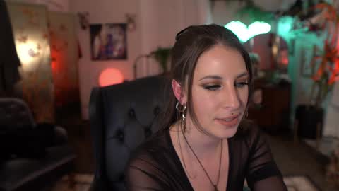 Audrey online show from December 10, 4:34 am