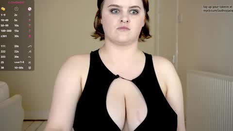 Audrey Jacq online show from October 2, 4:50 pm