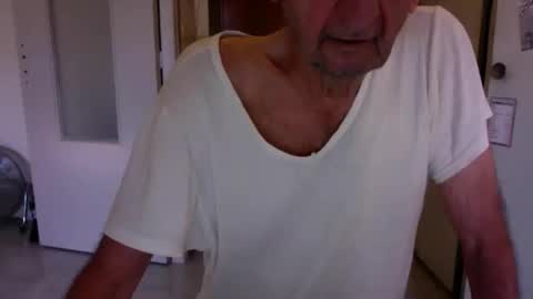 auguste061400 online show from November 28, 9:27 am