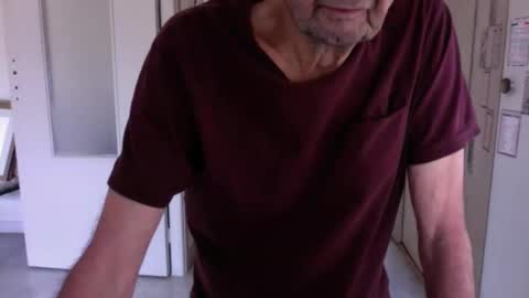 auguste061400 online show from December 2, 9:30 am