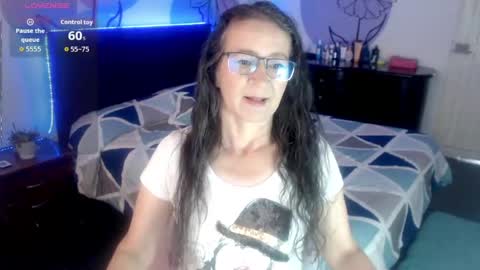 aura online show from May 12, 7:12 pm