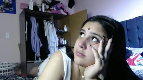 auroa_0785 online show from June 4, 4:46 pm