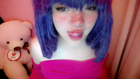 cute online show from June 28, 9:44 pm