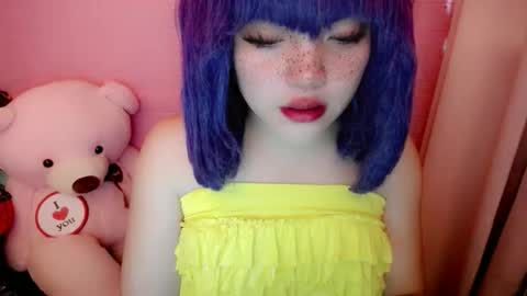 cute online show from May 20, 5:04 am