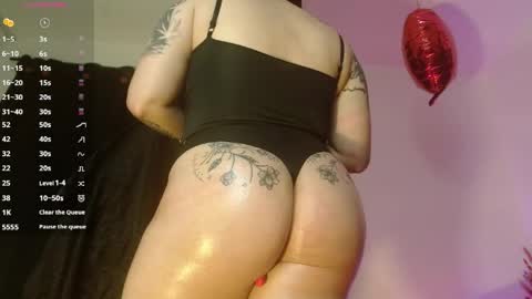 aurora_wish online show from March 11, 2:20 pm