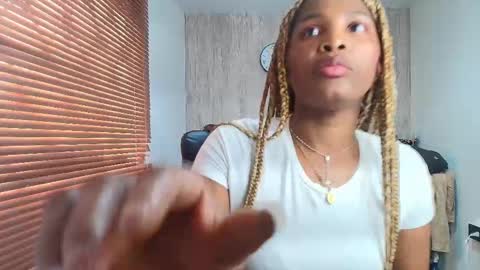 Ariana online show from October 28, 7:26 pm