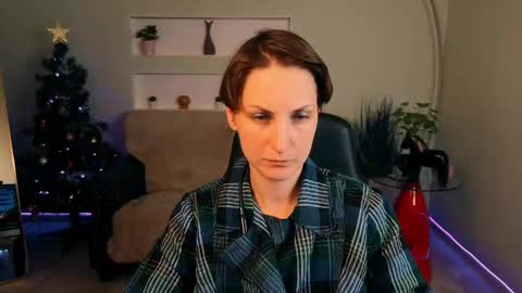 Aurora online show from December 3, 6:30 pm