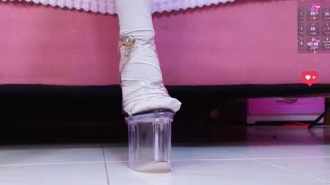 Aurora online show from December 15, 1:51 pm