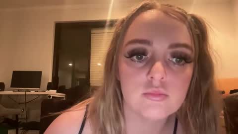 aussiecouple101798558 online show from October 24, 3:02 pm