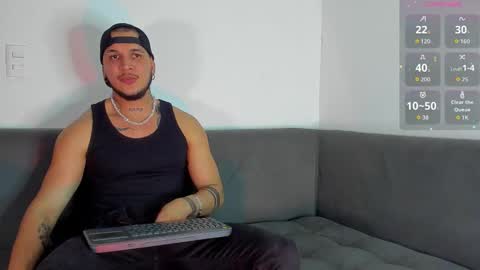 A online show from November 6, 11:08 pm