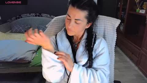 Ava online show from April 28, 2:21 pm