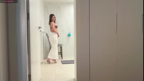 Ava  online show from December 1, 7:39 am