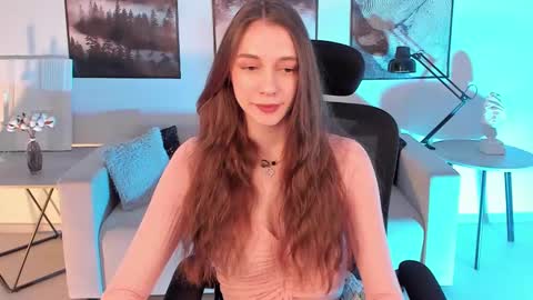 Avie online show from January 5, 3:45 pm