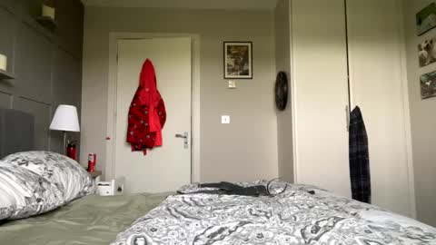 Snapshot of averagebar chatting on October 3, 3:20 pm averagebar online show from October 3, 3:20 pm