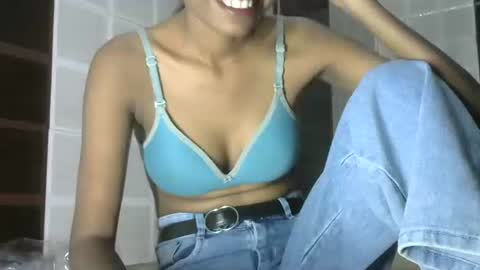 avery_lust01 online show from April 23, 9:28 am