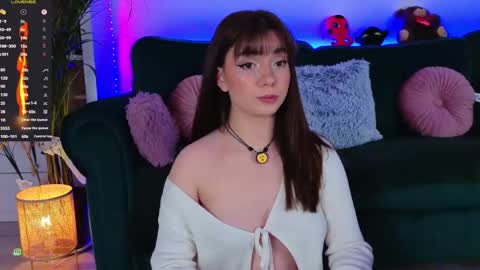 AveryWillow online show from April 23, 7:26 pm