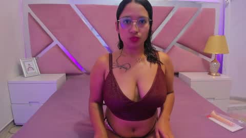 Hot Avie online show from March 28, 8:32 pm