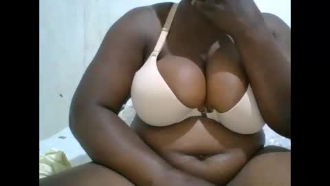 avril254 online show from February 4, 6:50 am